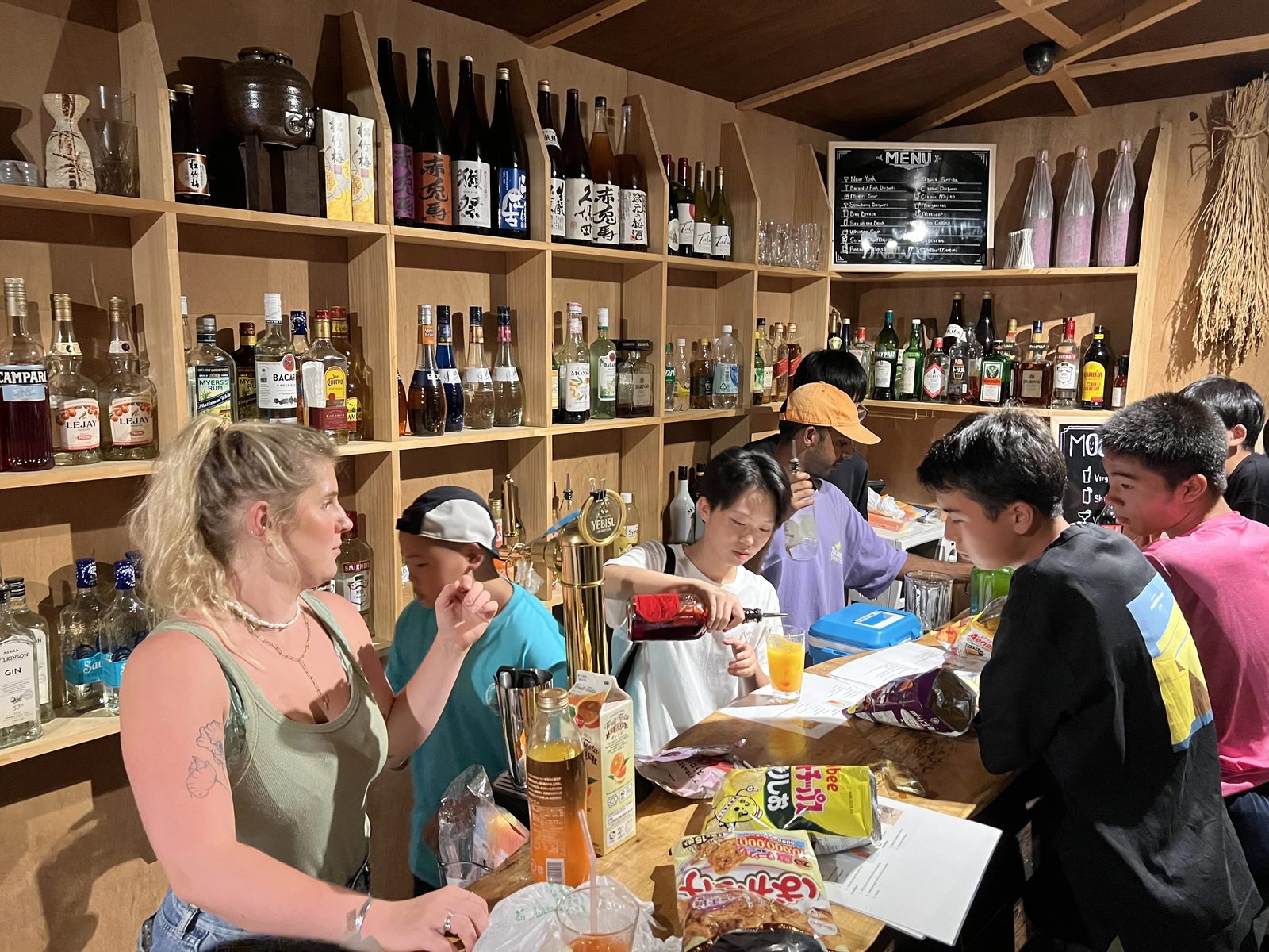 ニセコ留学 — 英語で楽しむバー体験