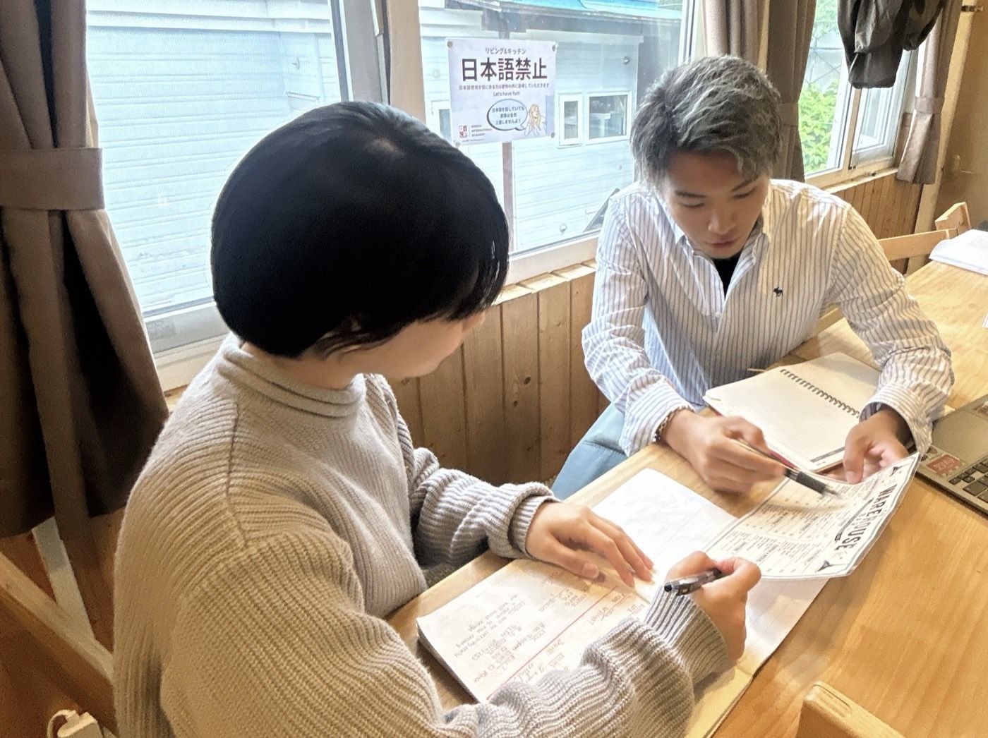 日本人バイリンガルコーチによるマンツーマン指導の様子